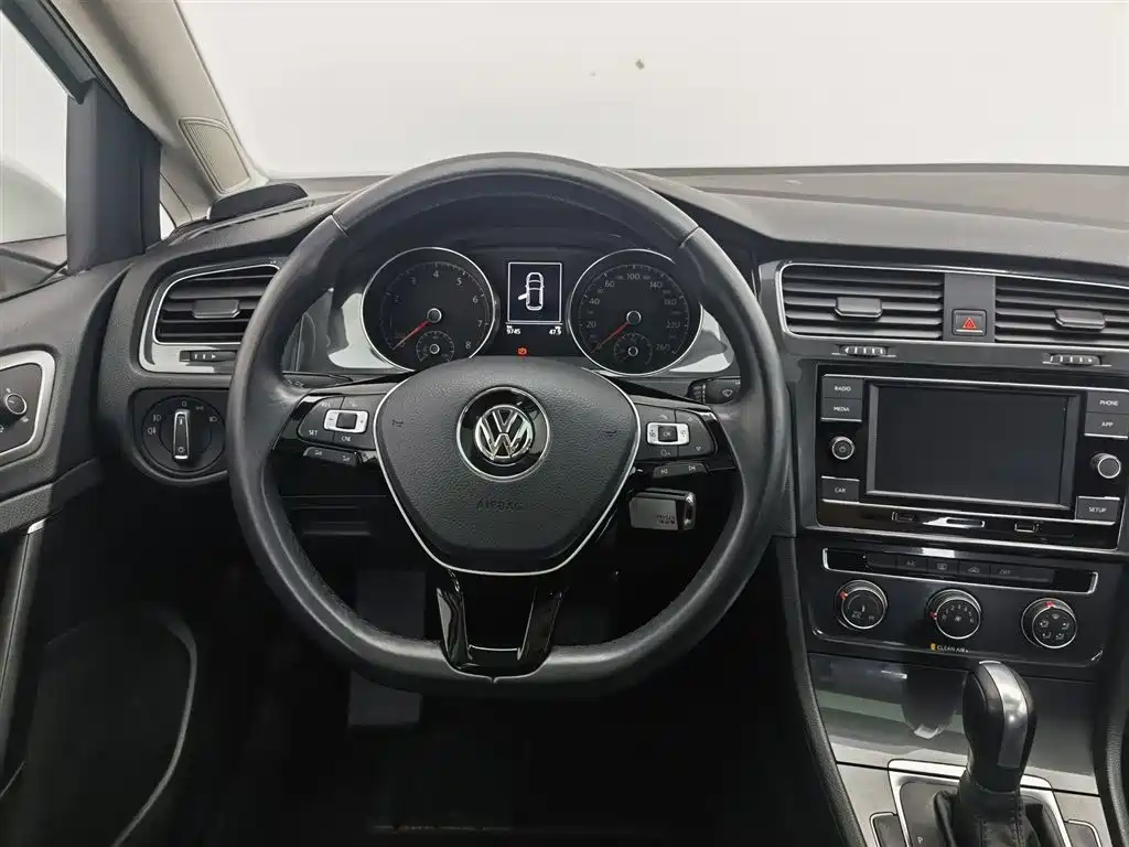 Volkswagen Golf 2018 — фото 11
