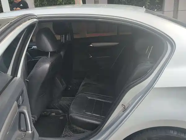 Volkswagen Lavida 2013