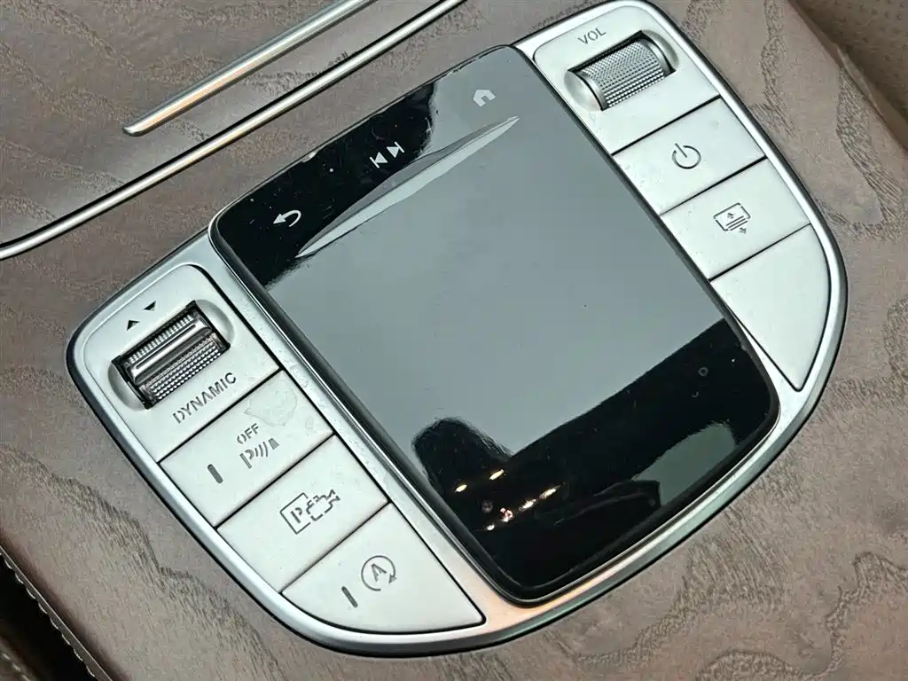 Mercedes-Benz E-Class 2023 — фото 20