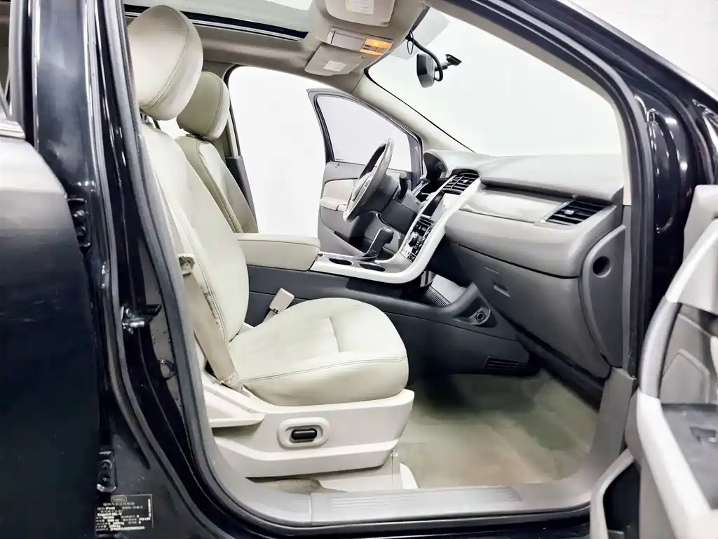 Ford Edge 2013 — фото 16