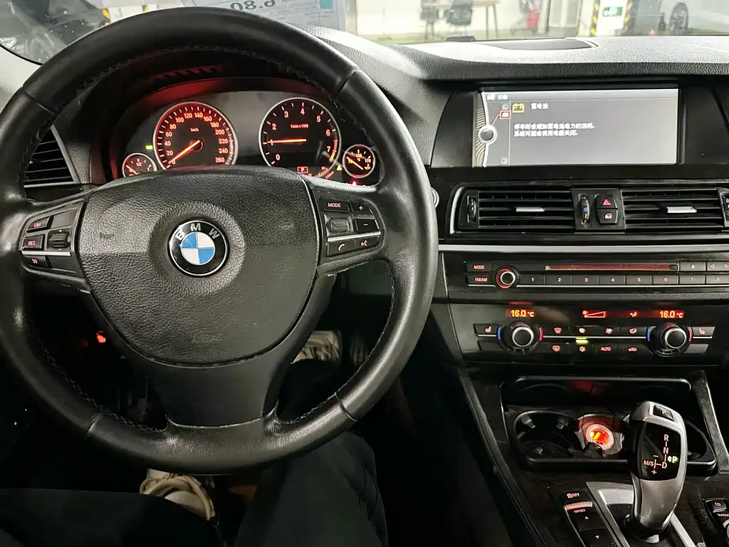 BMW 5 Series 2013 — фото 17