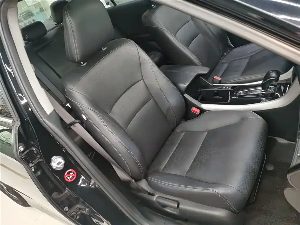 Honda Accord 2017 — фото 20