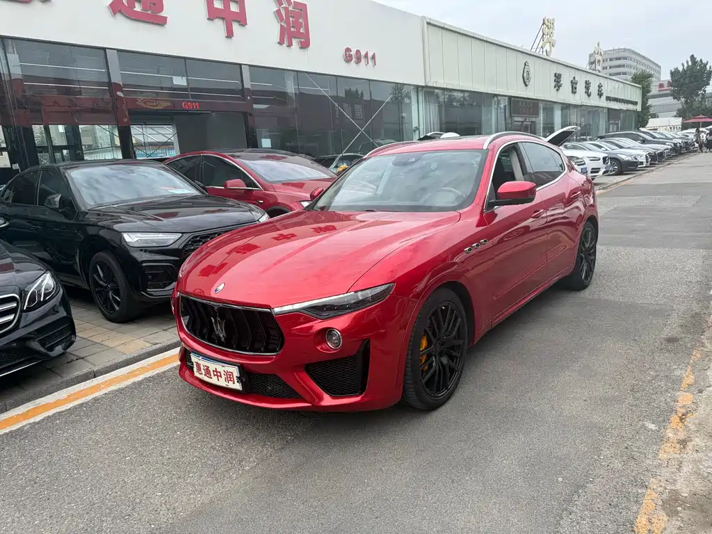 Maserati Levante 2019 — фото 1
