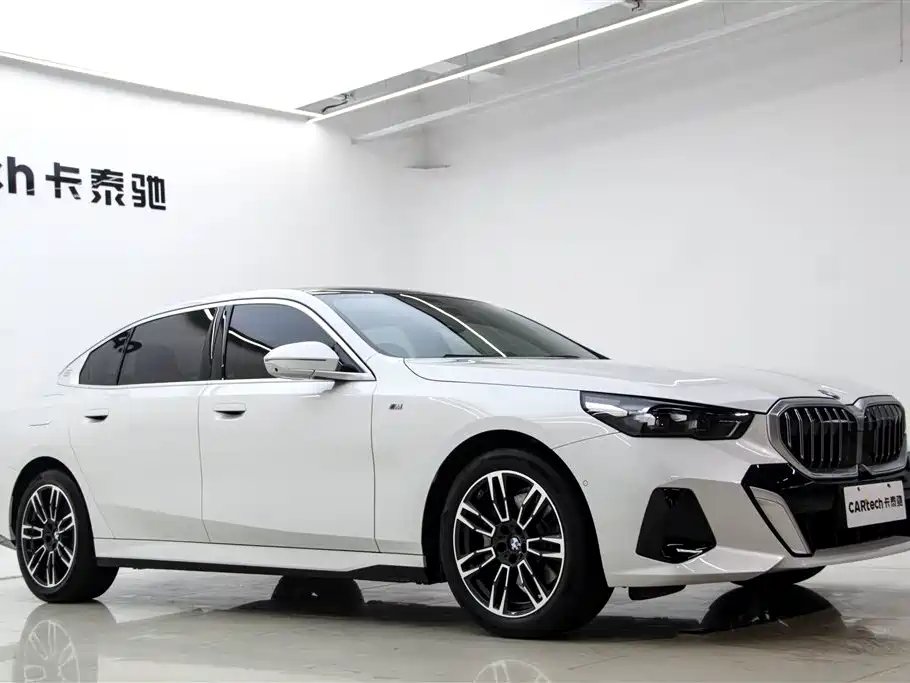 BMW 5 Series 2024