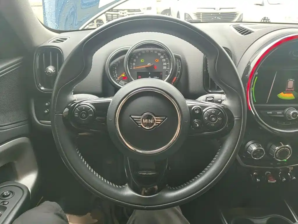MINI Countryman 2020 — фото 11
