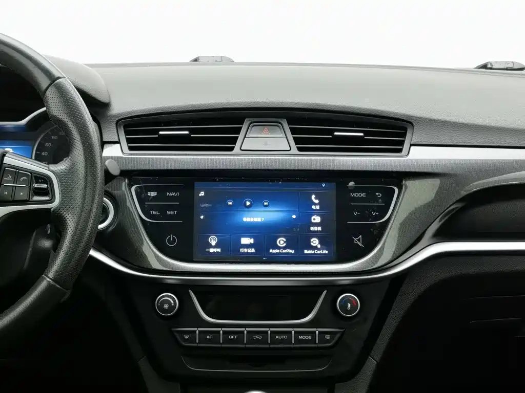 Geely Emgrand 2016 — фото 12