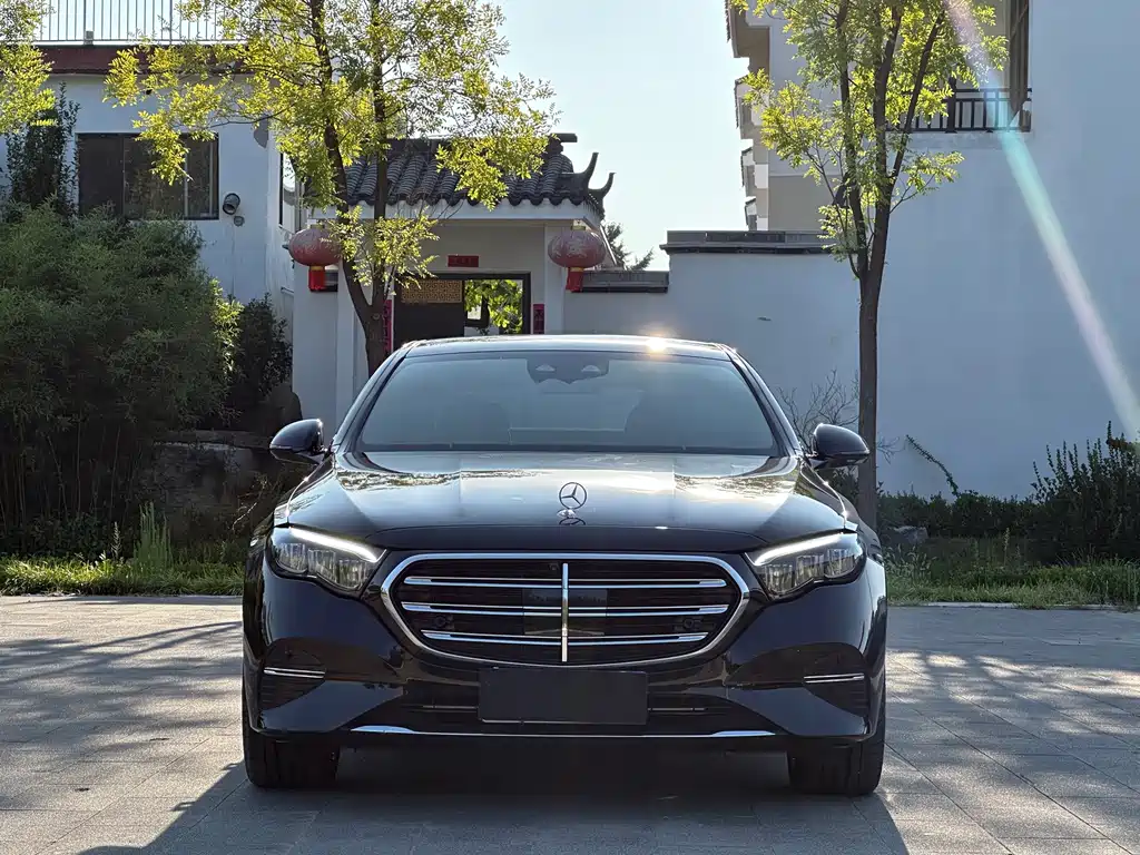 Mercedes-Benz E-Class 2024