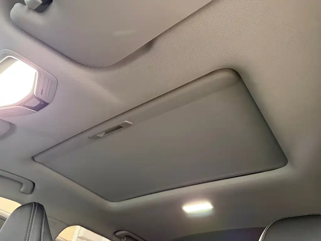 Geely Emgrand 2022