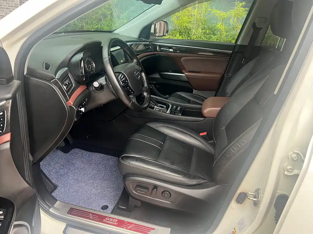 GAC Motor Trumpchi GS8 2017 — фото 12