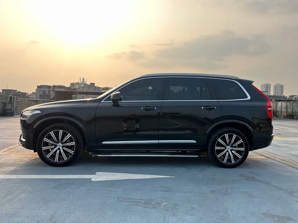 Volvo XC90 2022 — фото 7