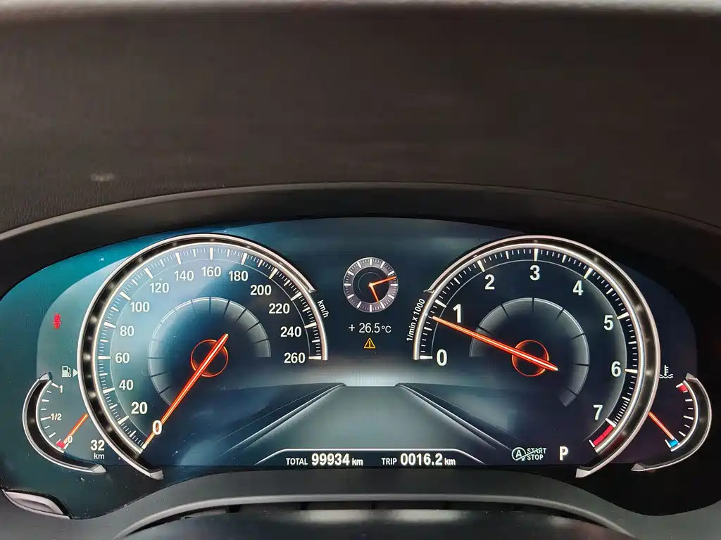 BMW 5 Series 2017 — фото 26
