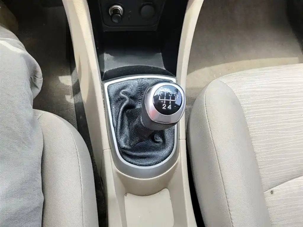 Hyundai Verna 2016 — фото 14