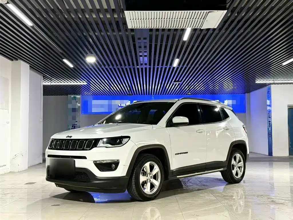 Jeep Compass 2018 — фото 1