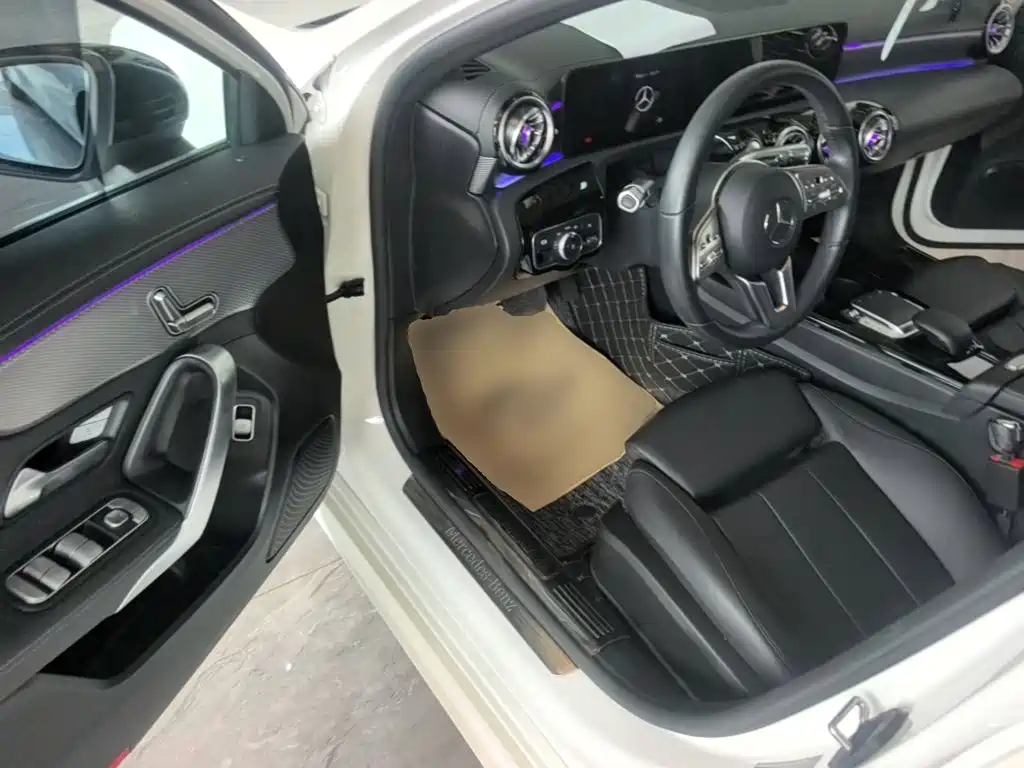Mercedes-Benz A-Class 2021 — фото 16