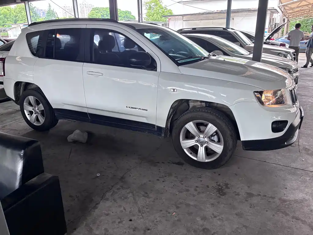 Jeep Compass 2016 — фото 4