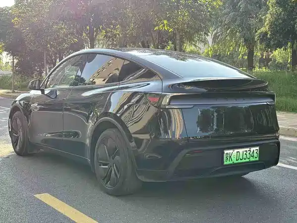 Tesla Model Y 2026