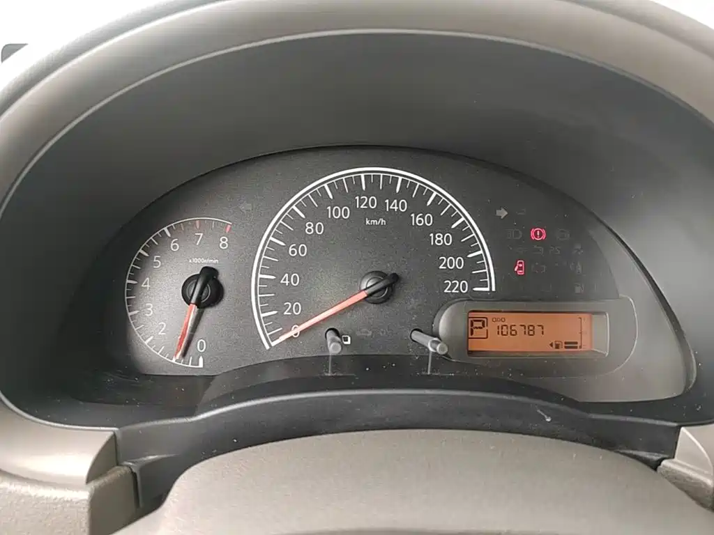 Nissan Sunny 2014 — фото 12