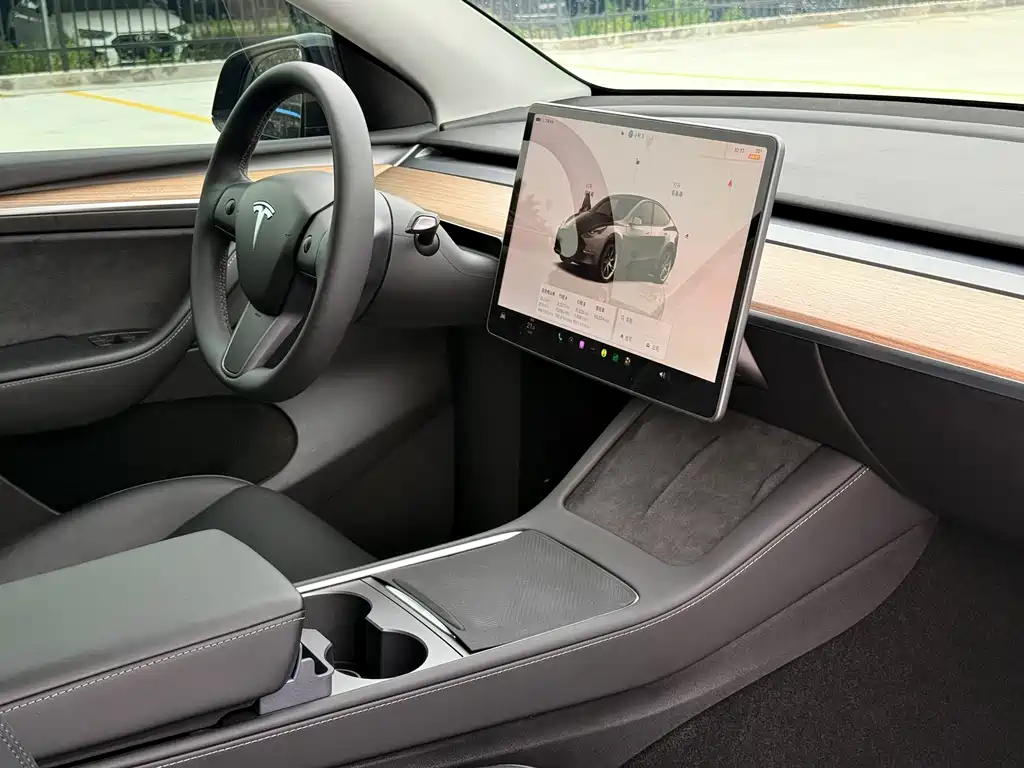 Tesla Model Y 2023 — фото 16