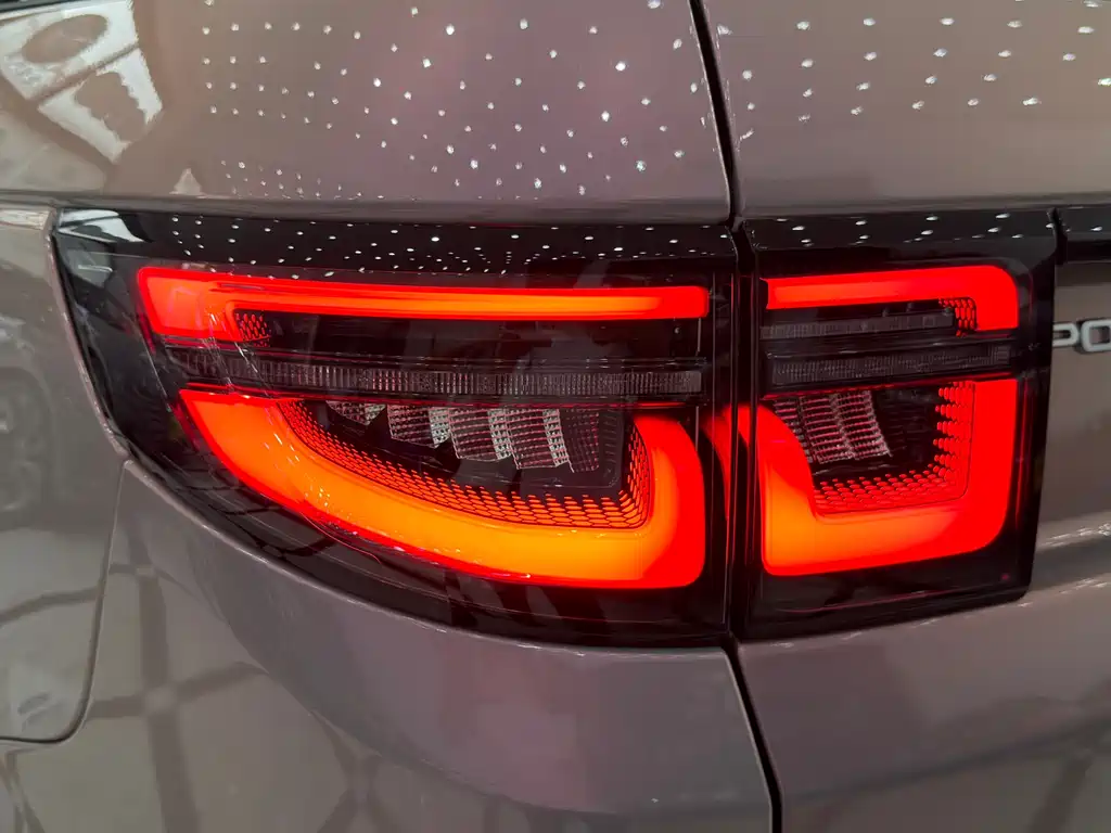 Land Rover Discovery Sport 2024 — фото 23