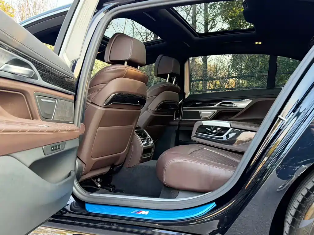 BMW 7 Series 2021 — фото 13