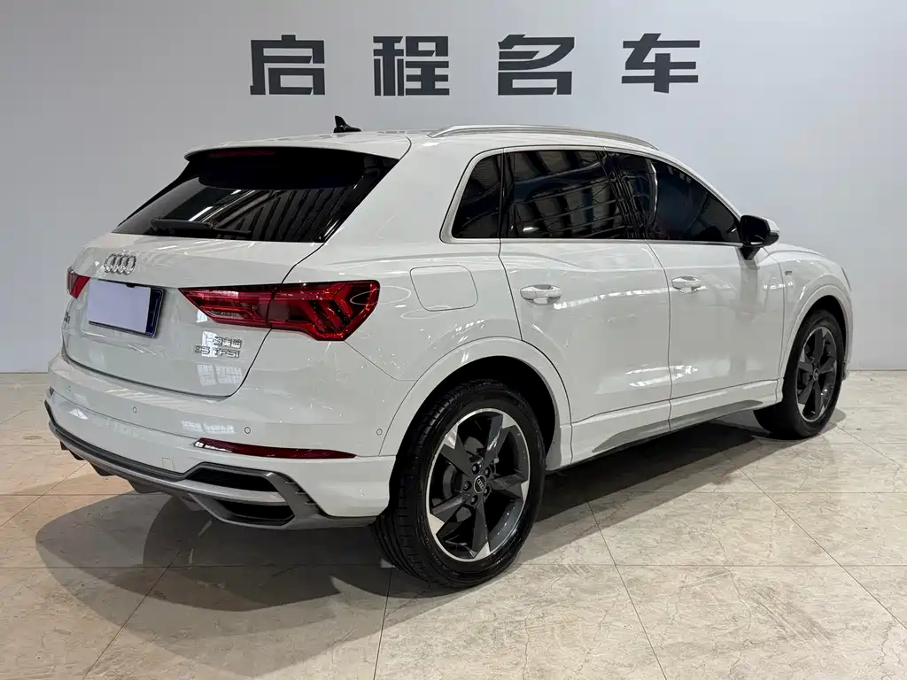 Audi Q3 2023 — фото 4