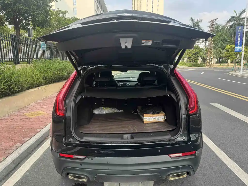 Cadillac XT4 2022 — фото 14