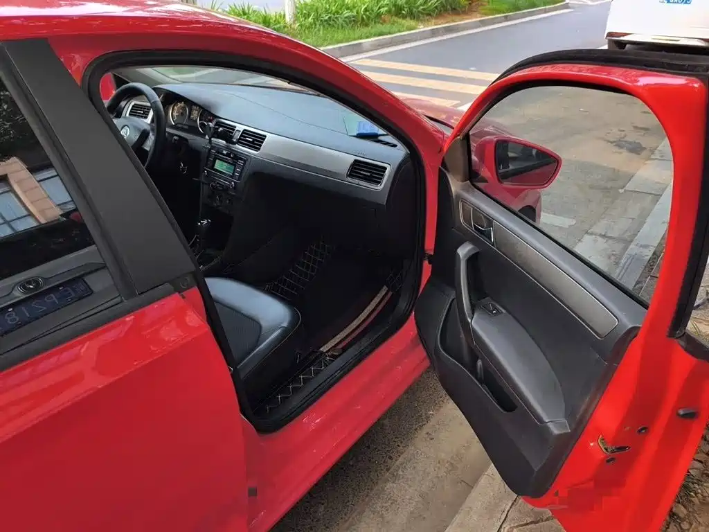 Skoda Rapid Spaceback 2014 — фото 20