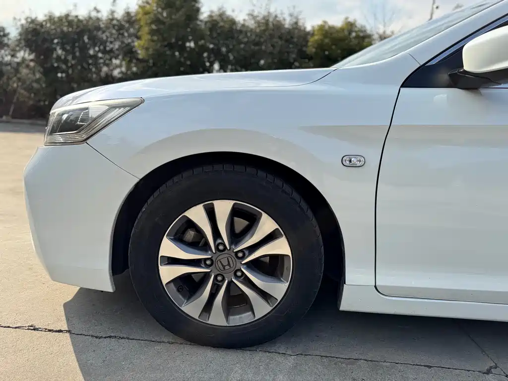 Honda Accord 2015 — фото 15