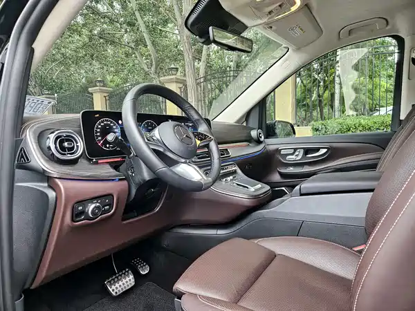 Mercedes-Benz V-Class 2025