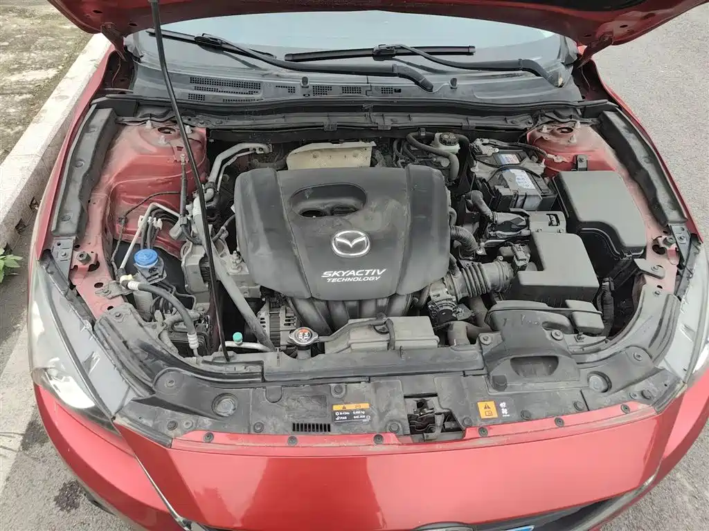 Mazda 3 Axela 2016 — фото 10