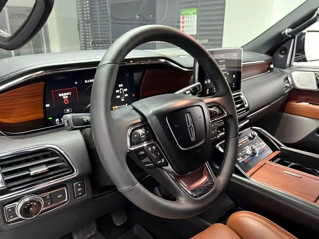 Lincoln Navigator 2018 — фото 7