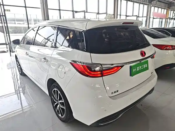 BYD Song MAX 2017