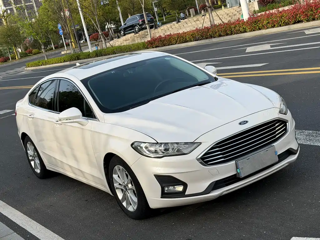 Ford Mondeo 2020 — фото 3