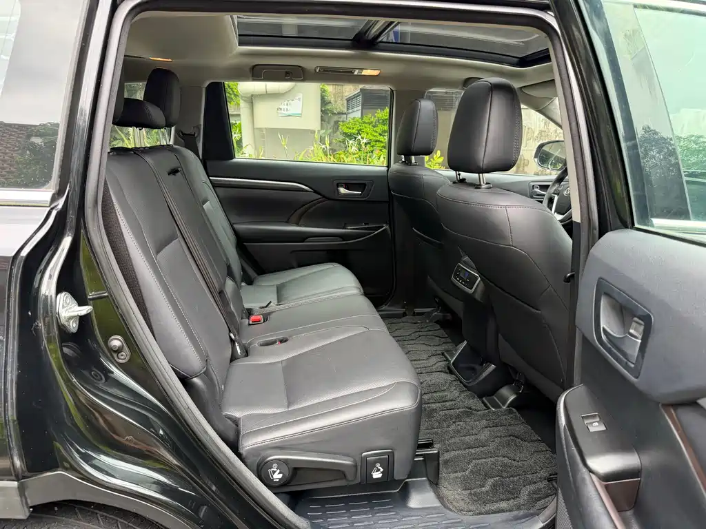 Toyota Highlander 2018 — фото 22