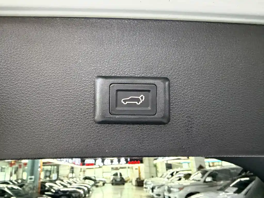 Audi Q2L 2023 — фото 13