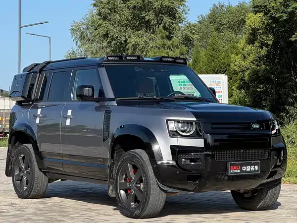 Land Rover Defender 2022
