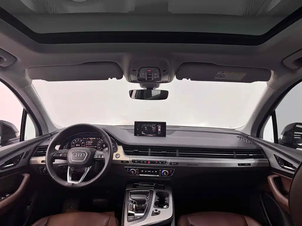 Audi Q7 2019 — фото 10