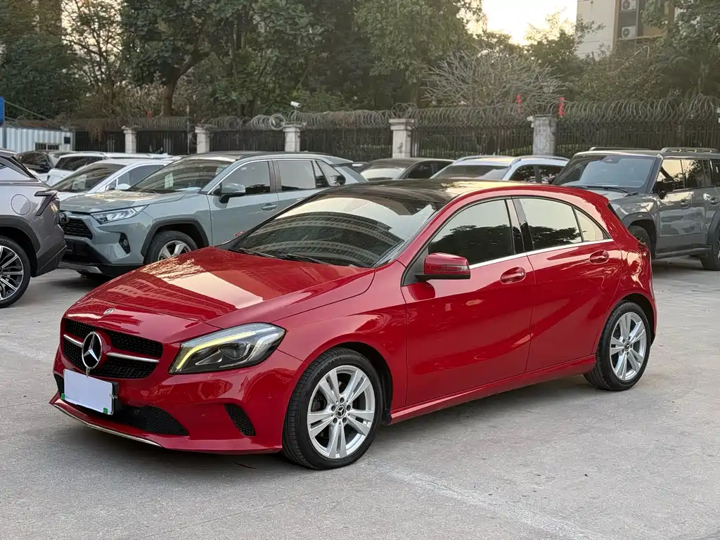 Mercedes-Benz A-Class 2017 — фото 1