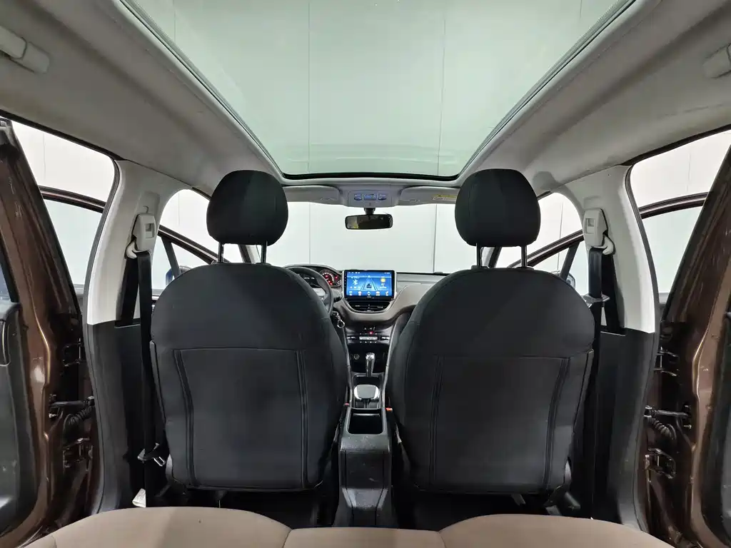 Peugeot 2008 2014 — фото 10