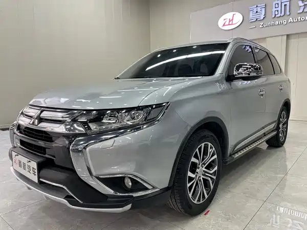 Mitsubishi Outlander 2016