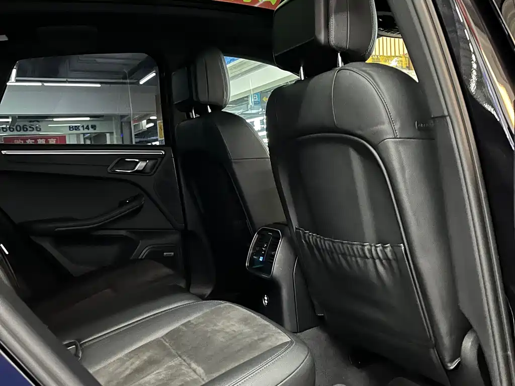Porsche Macan 2021 — фото 14