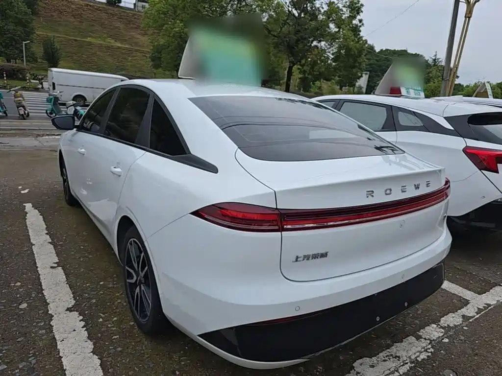 Roewe D6 2025