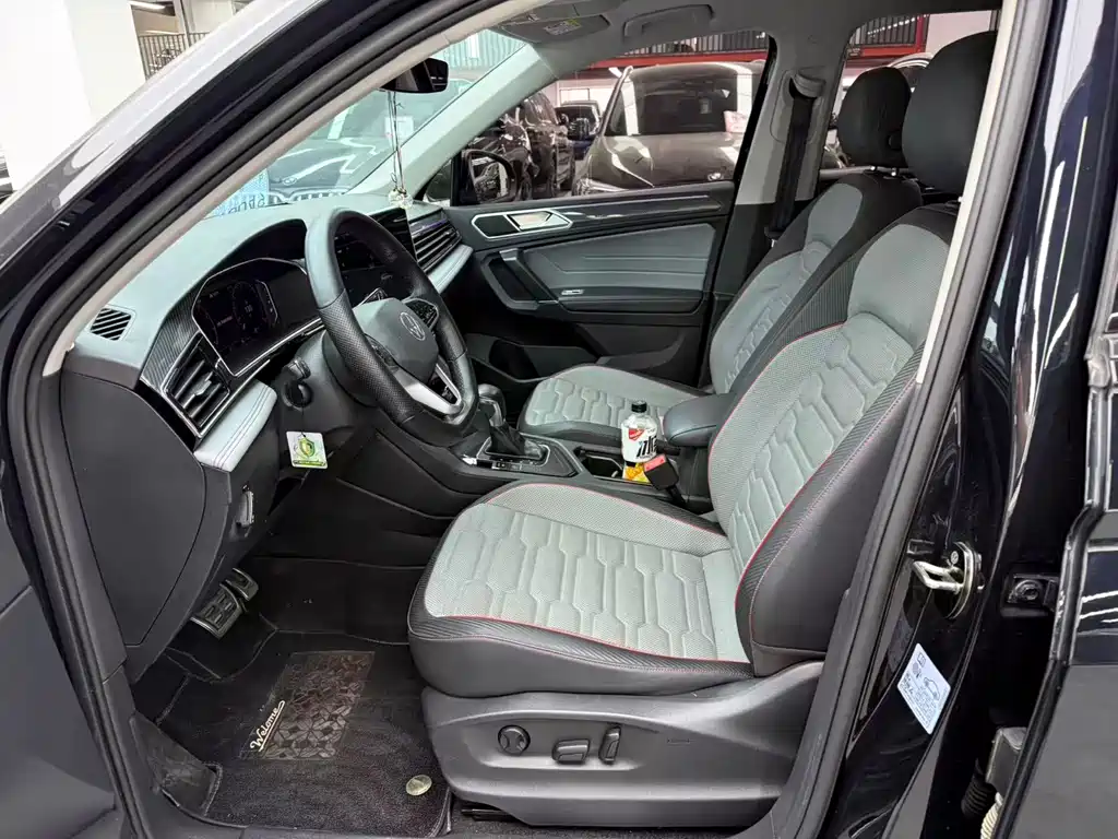 Volkswagen Tiguan L 2023 — фото 4