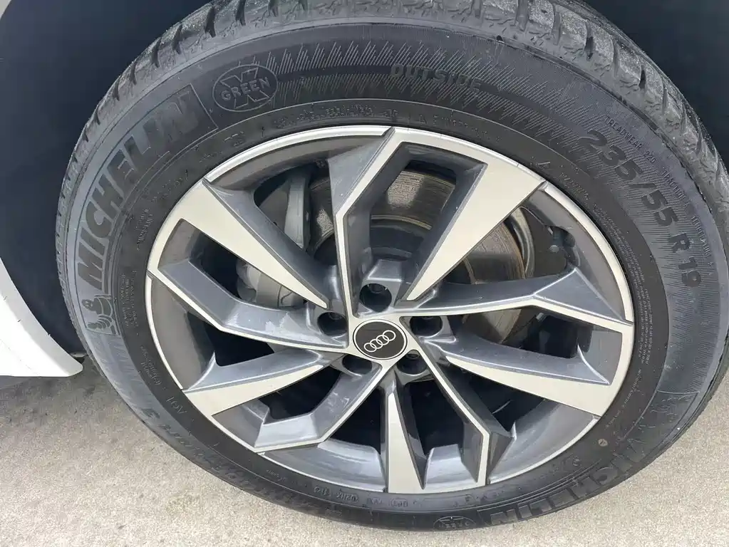 Audi Q5L 2024 — фото 20
