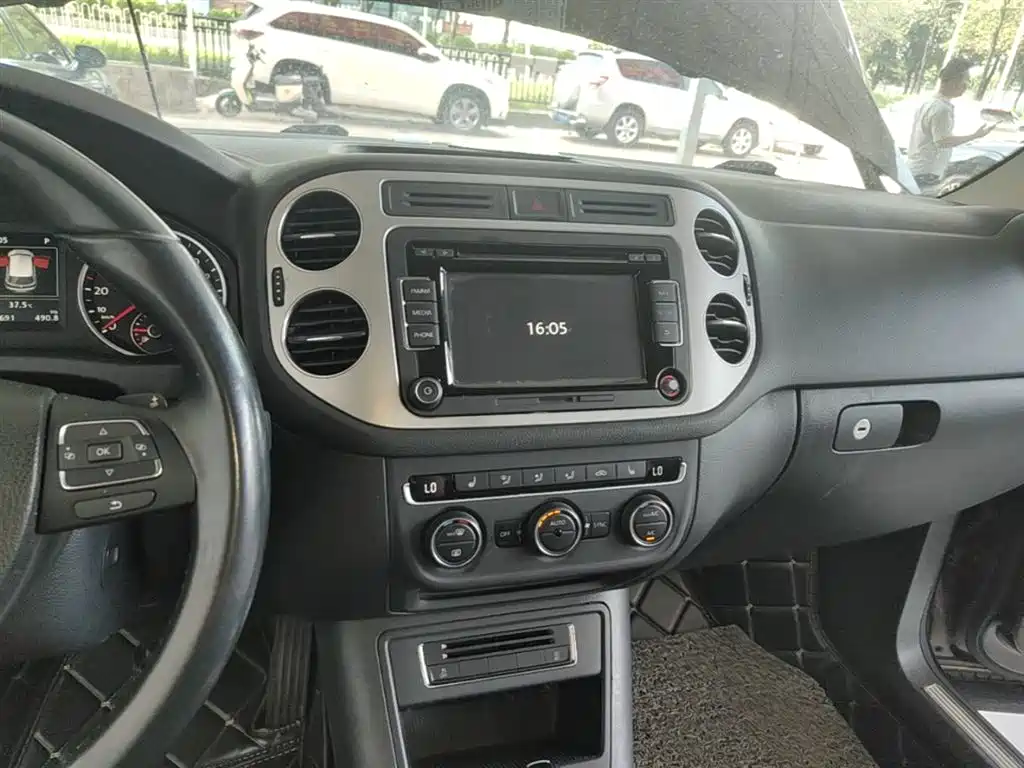Volkswagen Tiguan 2015 — фото 13