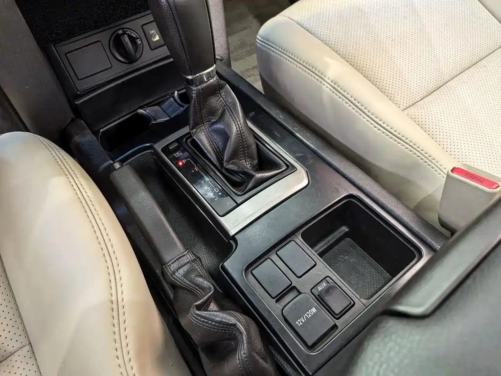 Toyota Prado 2015 — фото 21