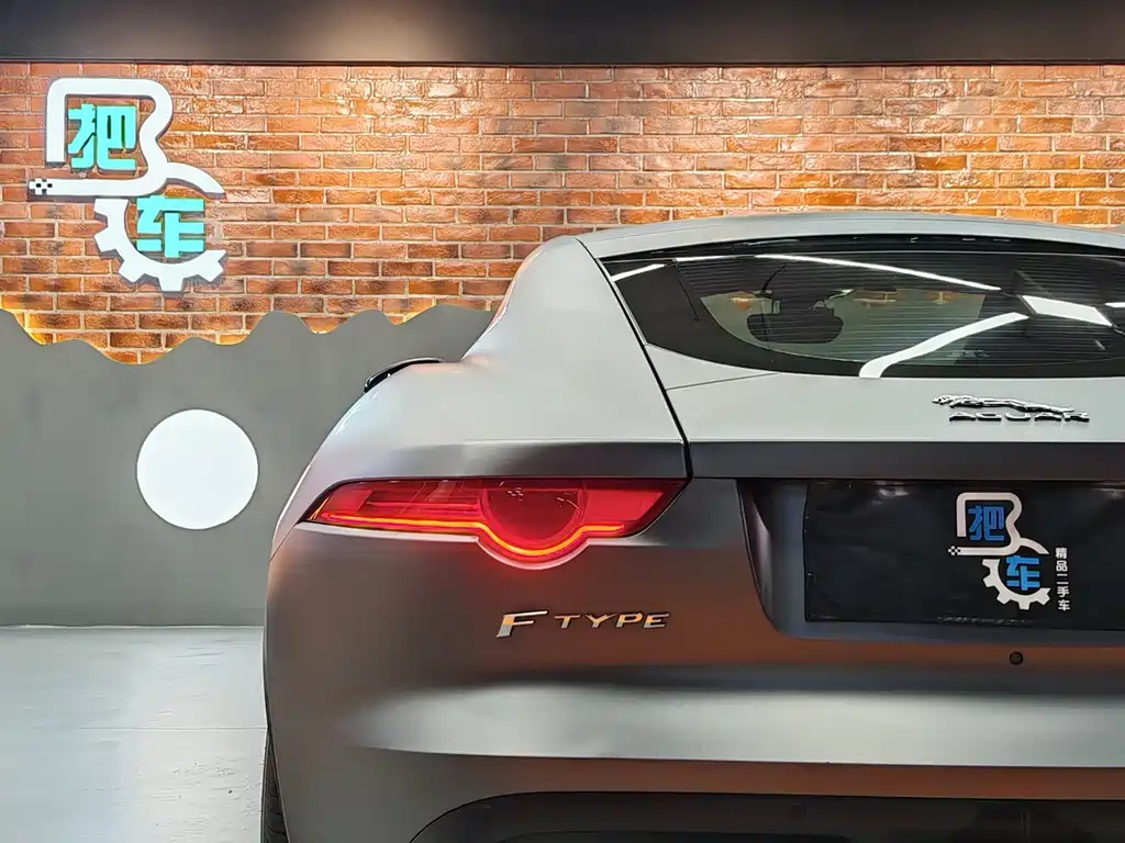 Jaguar F-TYPE 2015 — фото 12