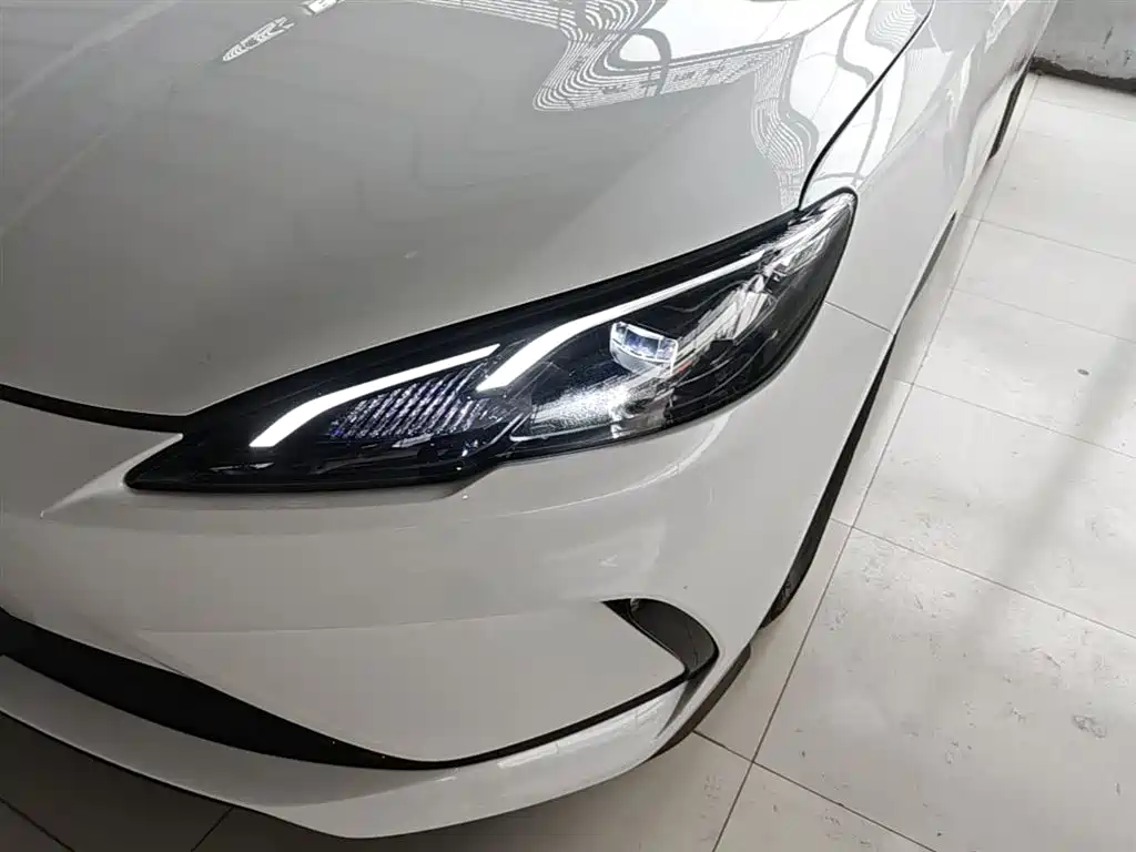 BYD Seal 05 DM-i 2025 — фото 24