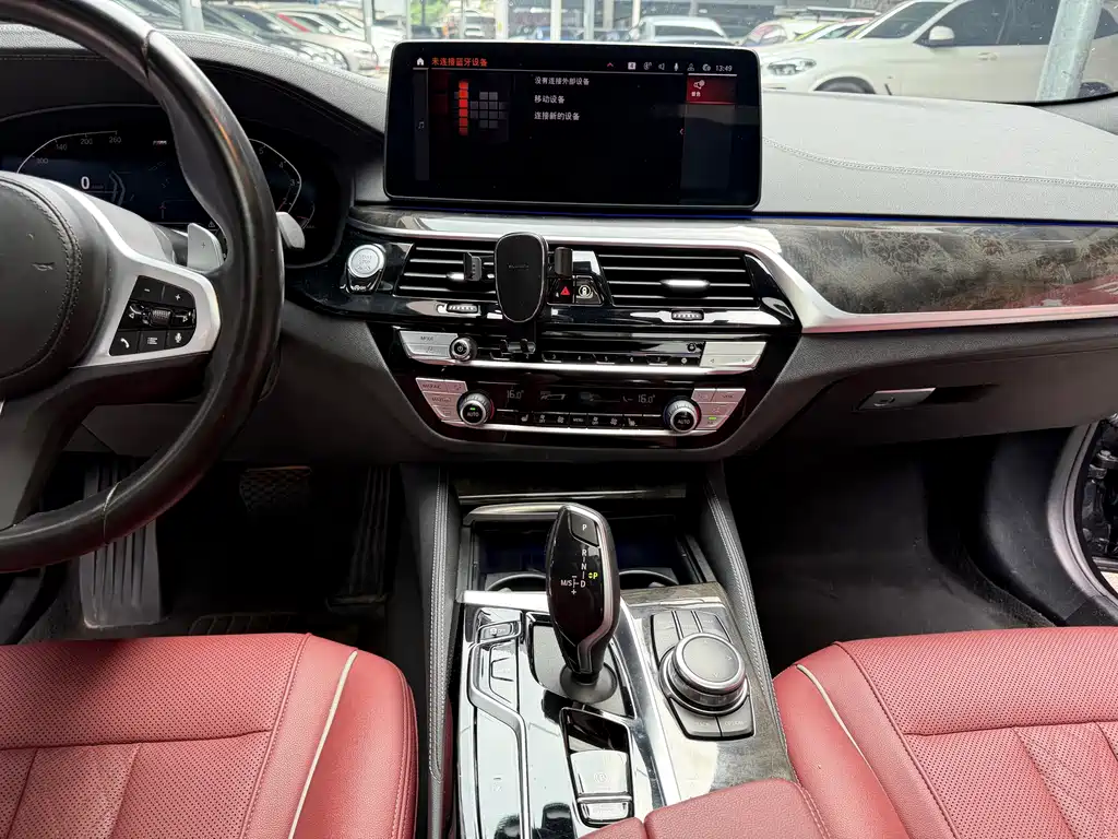 BMW 5 Series 2022 — фото 13