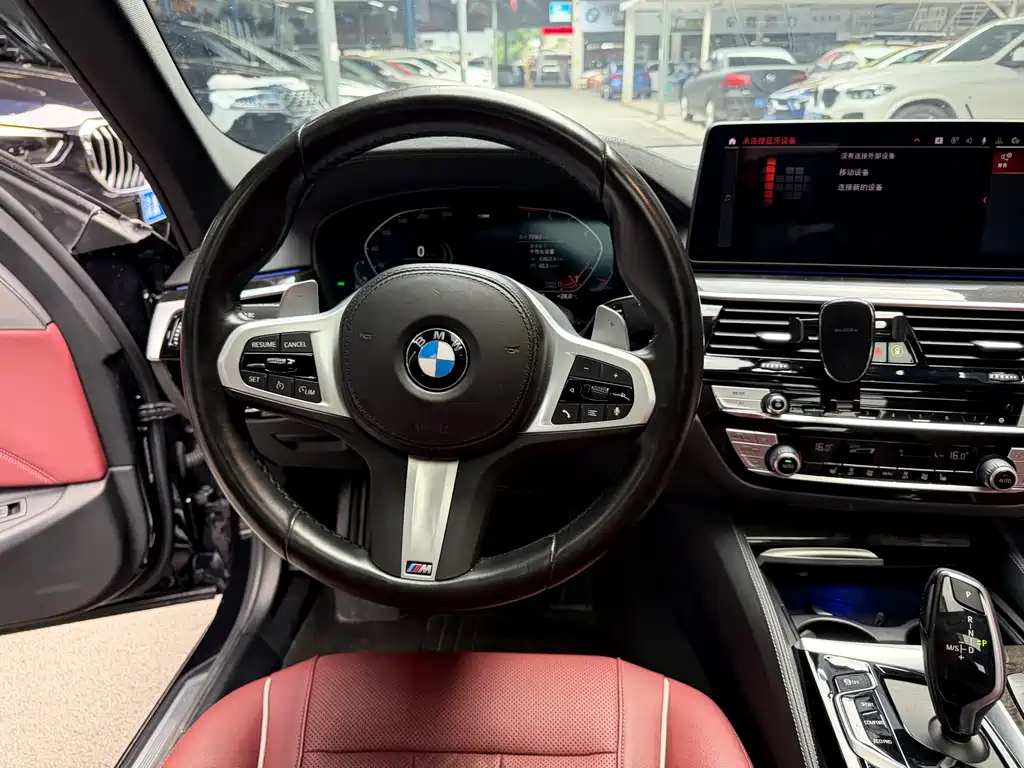 BMW 5 Series 2022 — фото 14